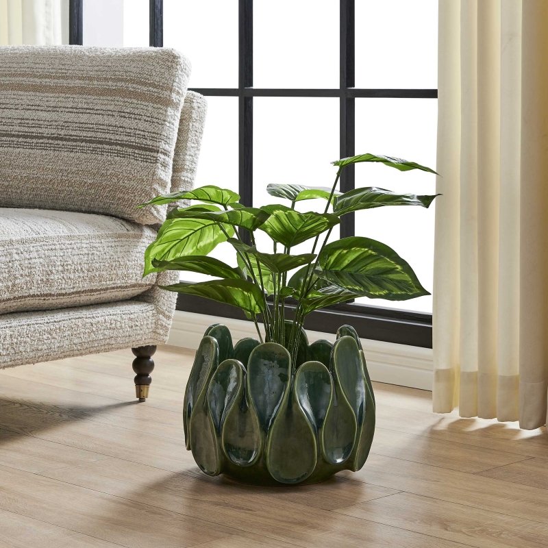 Petal Pinch Indoor-Outdoor Bowl - Decorative Bowls