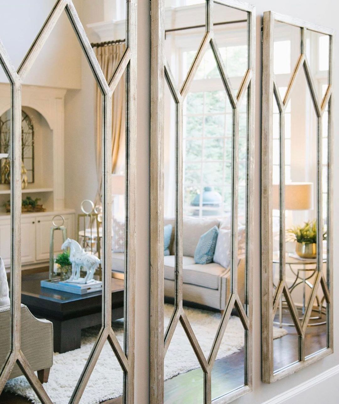How to Make Your Space Look Stunning Using a Wall Mirror