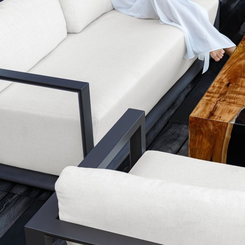 Additional close-up detail of the Remsen Outdoor Lounge Chair Java Black/Oyster image 14