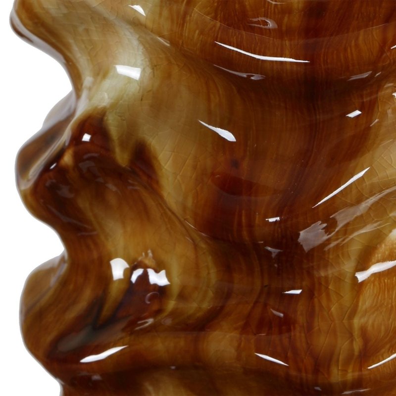 Close-up detail of the Bassa Table Lamp